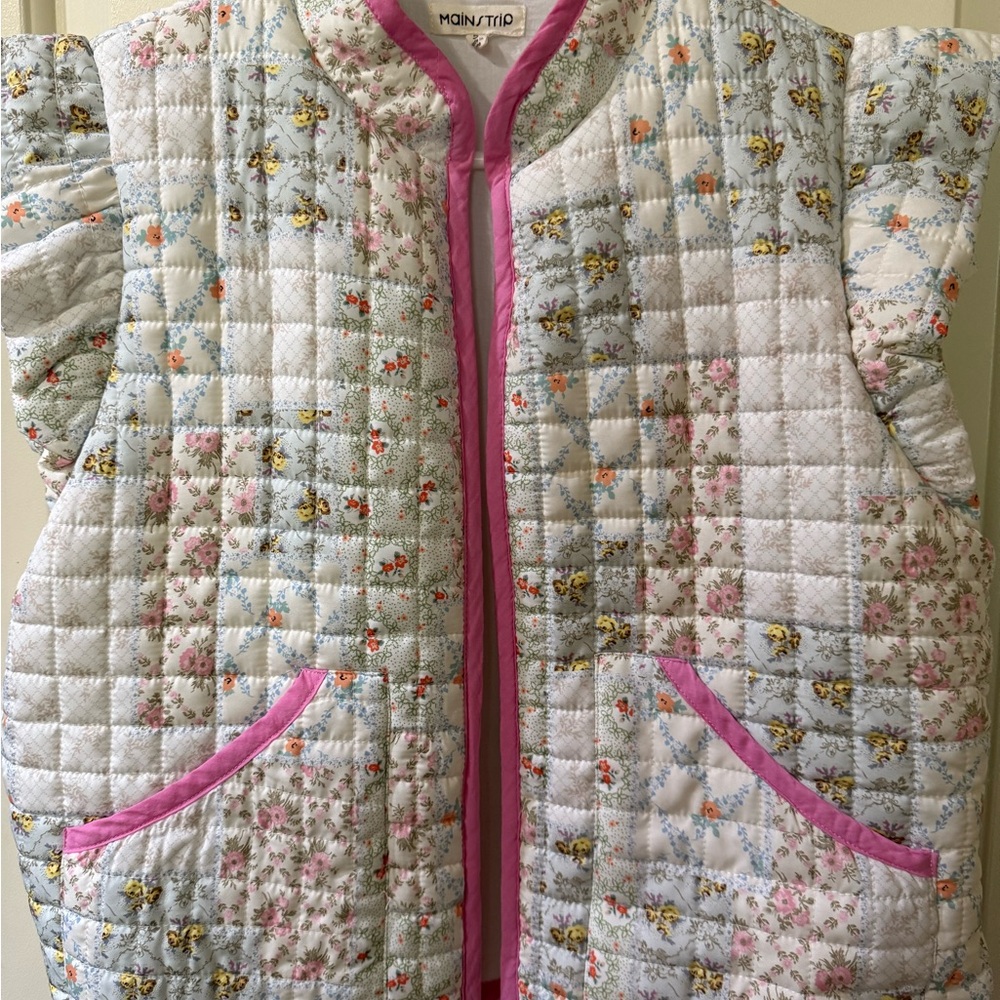 Main Strip Quilted Floral Vest